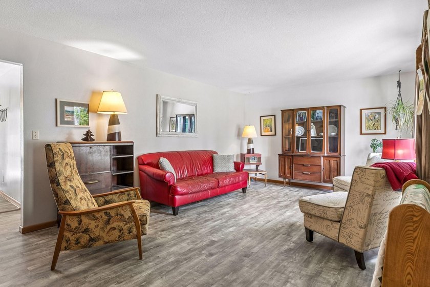 Welcome home to this charming 3-bedroom, 2-bath rambler nestled - photo 7
