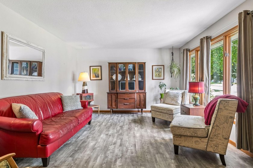 Welcome home to this charming 3-bedroom, 2-bath rambler nestled - photo 9