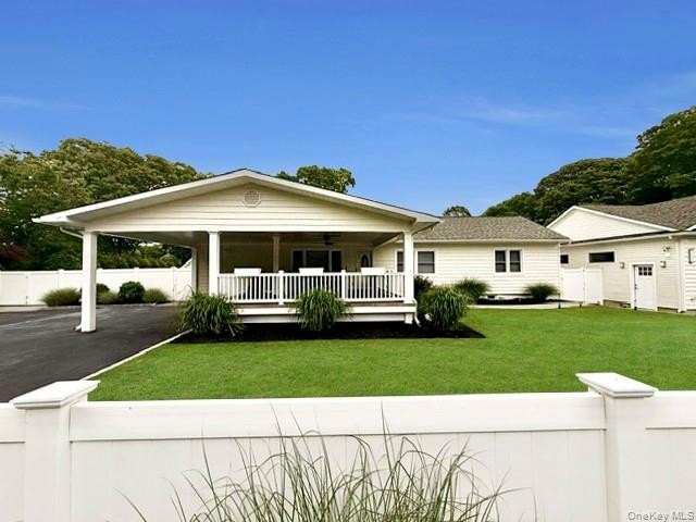 Your Dream Home Awaits!! Custom Ranch Renovated And Meticulously - photo 4