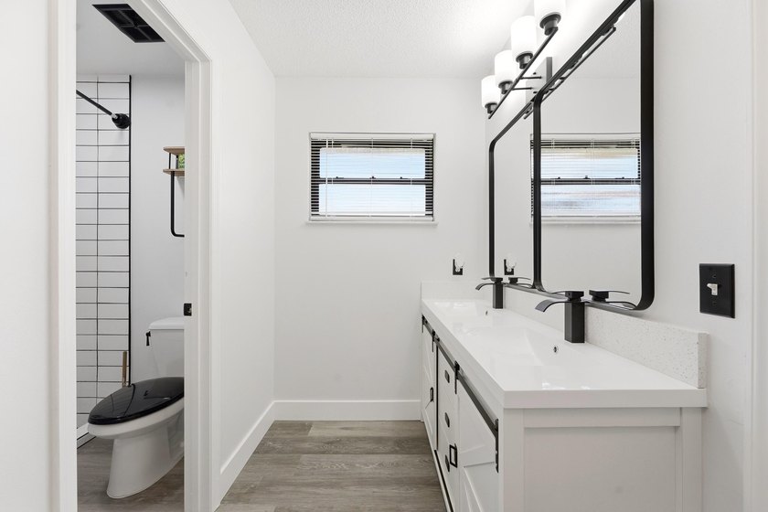 Fully remodeled and move-in ready! This 2-bedroom, 2-bathroom - photo 14