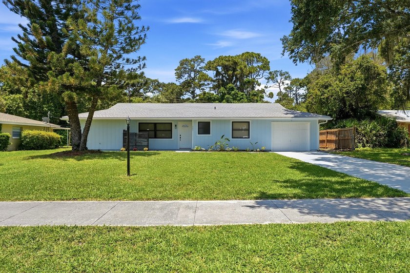 Fully remodeled and move-in ready! This 2-bedroom, 2-bathroom - photo 16