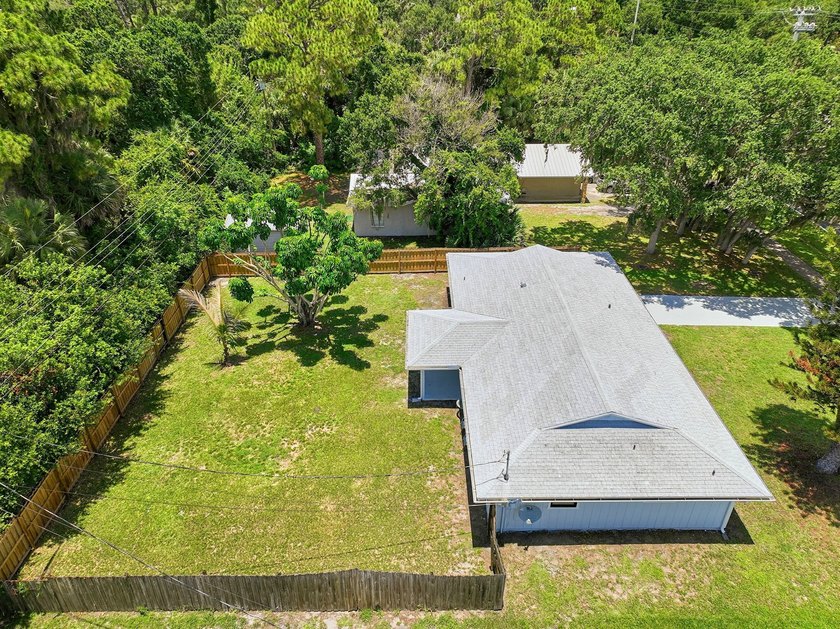 Fully remodeled and move-in ready! This 2-bedroom, 2-bathroom - photo 31