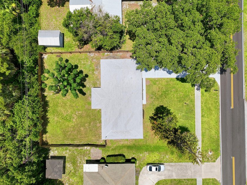 Fully remodeled and move-in ready! This 2-bedroom, 2-bathroom - photo 34