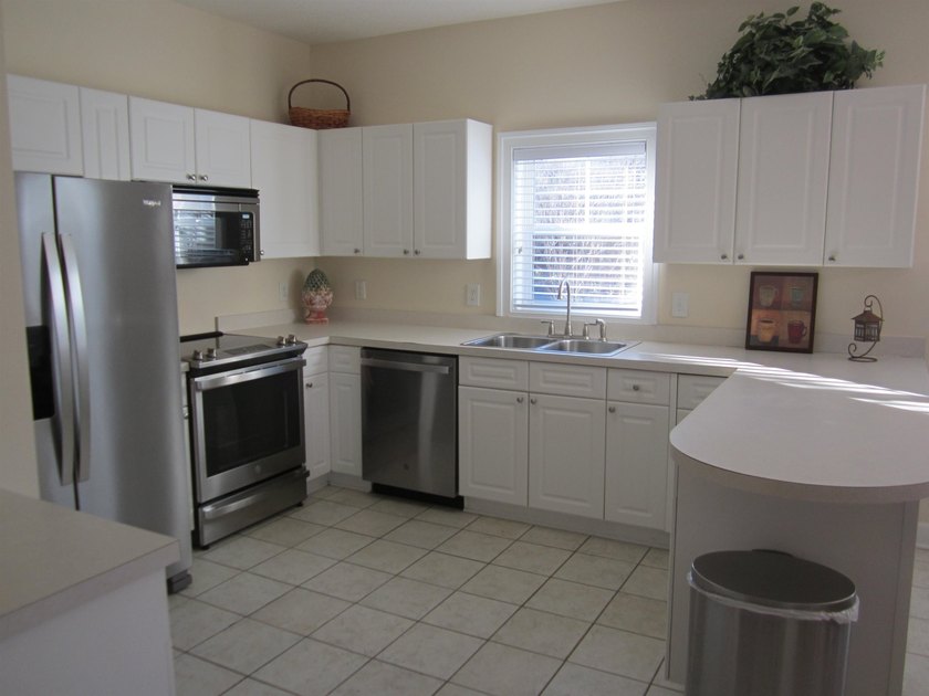 REDUCED AND READY TO SELL! Experience elevated living in this - photo 8