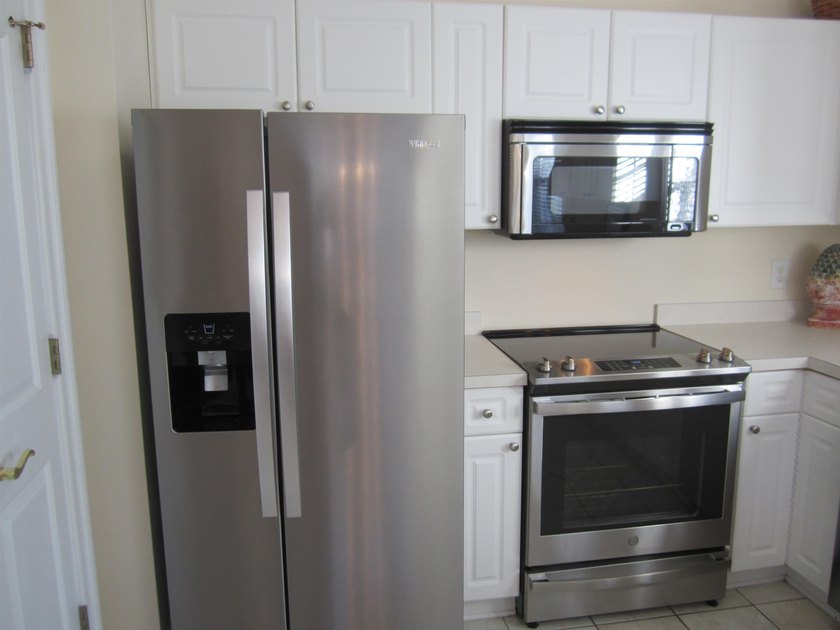 REDUCED AND READY TO SELL! Experience elevated living in this - photo 9