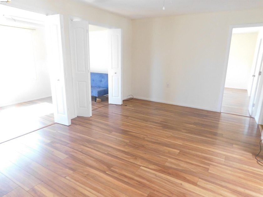 Discover this beautifully updated and hard-to-find 3-bedroom - photo 11