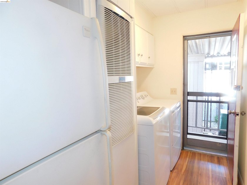 Discover this beautifully updated and hard-to-find 3-bedroom - photo 21
