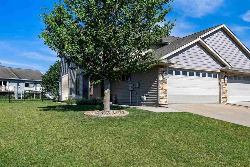 ACCEPTED OFFER - Seller continuing to show for backup offer - photo 3