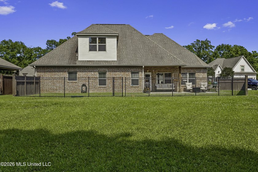 Nestled on a quiet cul-de-sac in the award-winning Ocean Springs - photo 37