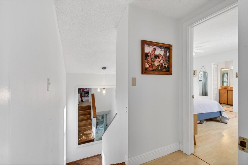 Tucked into the walkable Pineapple Walk community, this 3-bed - photo 39