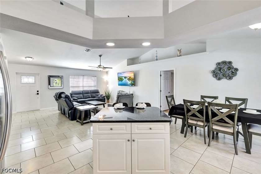Welcome to paradise! Waterfront pool home with 4 bedrooms and 2 - photo 12