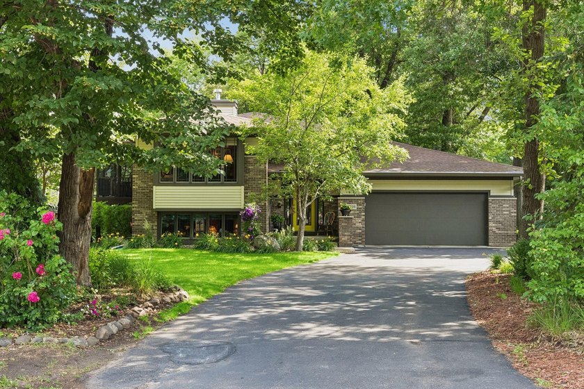 SEE 3D VIRTUAL TOUR &amp; FLOOR PLAN. PRAIRIE SCHOOL HOME BUILT BY - photo 5