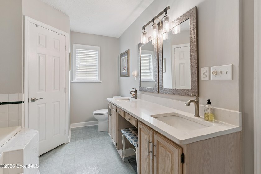 Perfect blend of refined coastal living and peaceful country - photo 19
