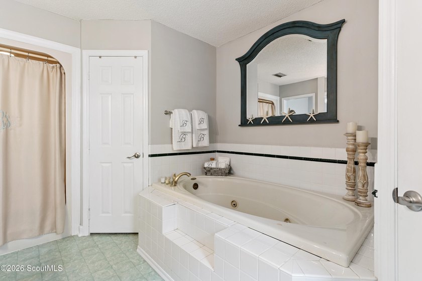 Perfect blend of refined coastal living and peaceful country - photo 20