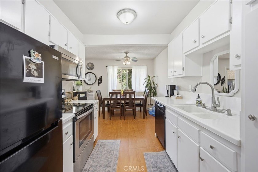 Welcome to this inviting 2-bed/ 2-bath condo the desirable Casa - photo 24