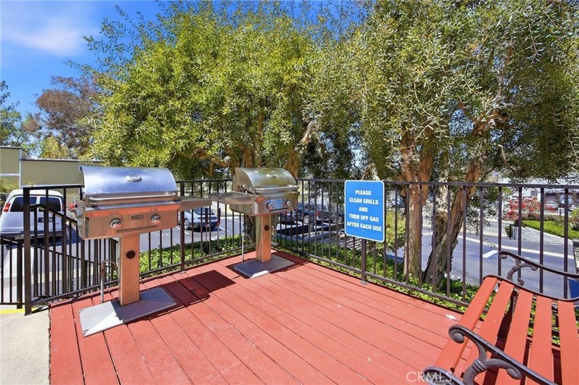 Welcome to this inviting 2-bed/ 2-bath condo the desirable Casa - photo 41