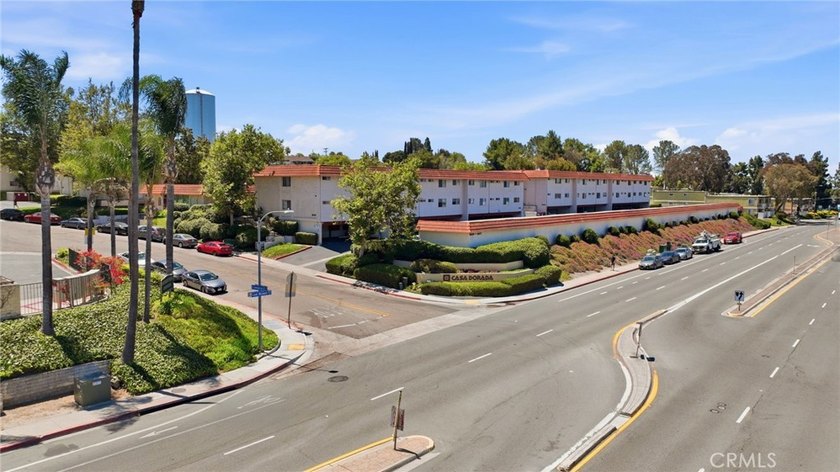 Welcome to this inviting 2-bed/ 2-bath condo the desirable Casa - photo 47