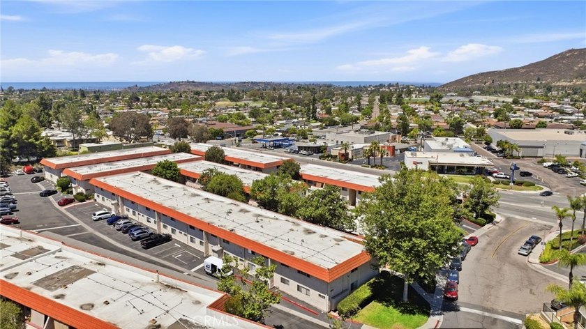 Welcome to this inviting 2-bed/ 2-bath condo the desirable Casa - photo 48