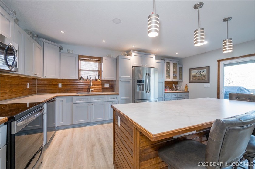 **Lakefront Home with 3 Acres ** One owner Custom Built Home - - photo 14