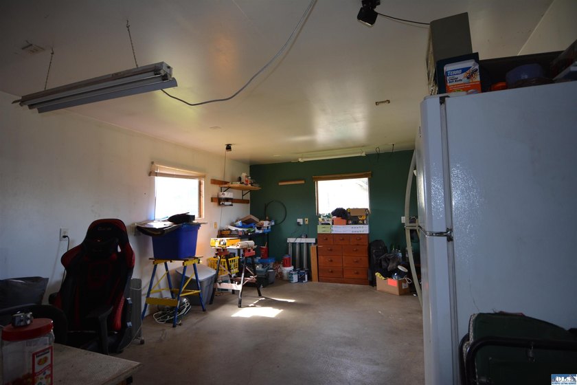 Cute and full of character, this cozy 3-bedroom, 1-bath in town - photo 30