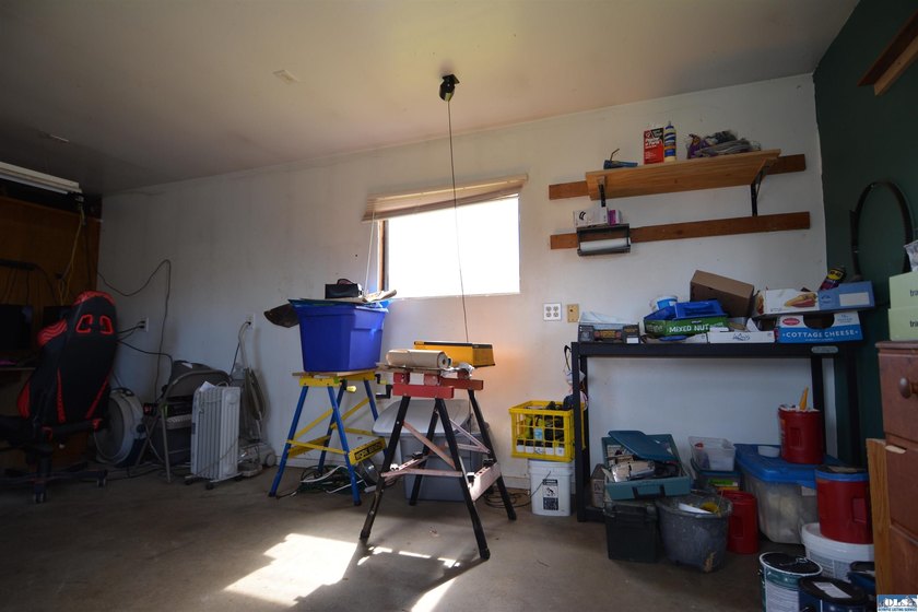 Cute and full of character, this cozy 3-bedroom, 1-bath in town - photo 31