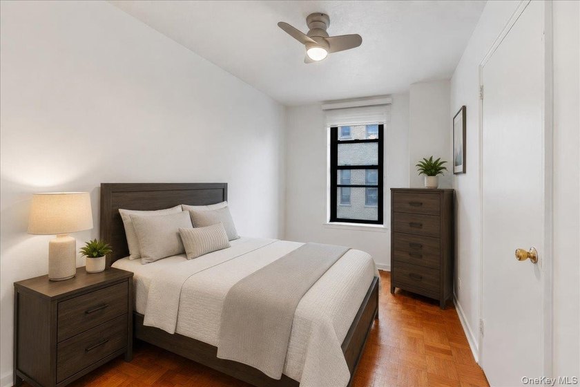 Discover modern comfort and convenience in this beautifully - photo 5