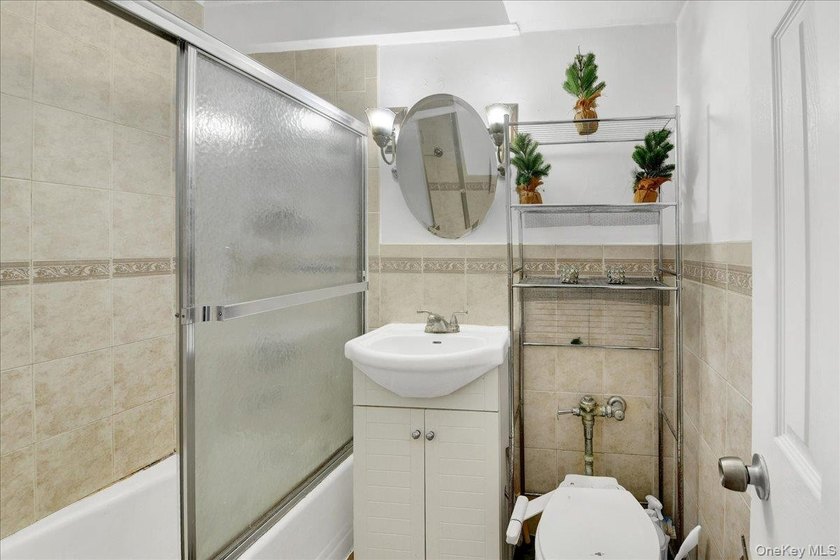 Discover modern comfort and convenience in this beautifully - photo 8