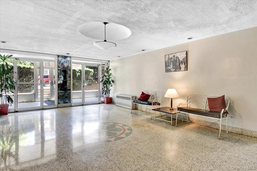 Discover modern comfort and convenience in this beautifully - photo 9