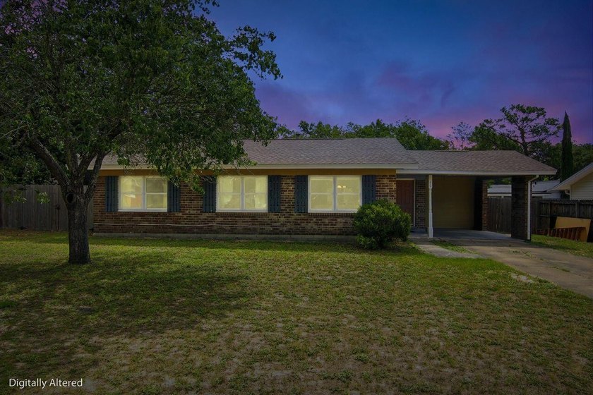 Great Investment or Starter Home in Shalimar! Solid block/brick - photo 2