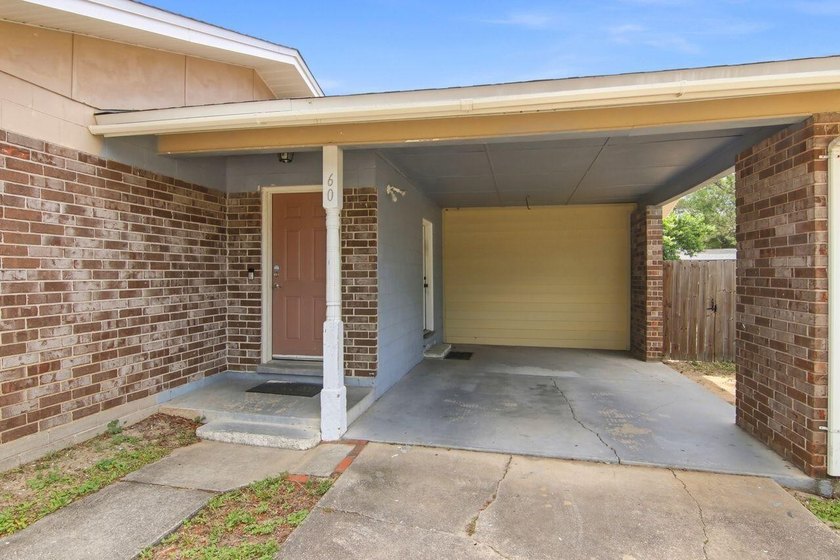 Great Investment or Starter Home in Shalimar! Solid block/brick - photo 6