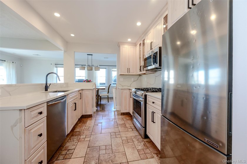 Enjoy the ultimate coastal lifestyle in this exceptional - photo 22