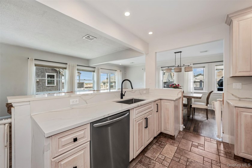 Enjoy the ultimate coastal lifestyle in this exceptional - photo 24