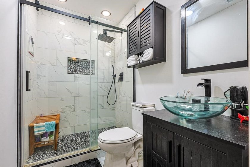 Welcome to easy coastal living at 603 Wagon Wheel Rd #203, a - photo 5