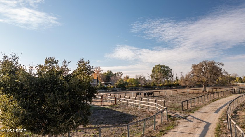 Discover an extraordinary opportunity in the heart of Santa Ynez - photo 47
