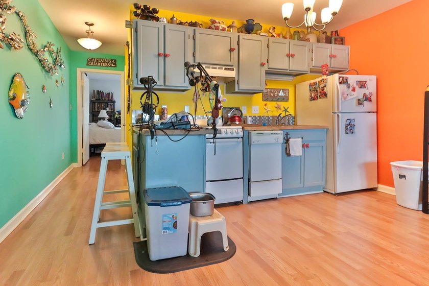 Welcome to easy coastal living at 603 Wagon Wheel Rd #203, a - photo 8