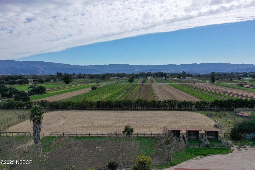 Discover an extraordinary opportunity in the heart of Santa Ynez - photo 49