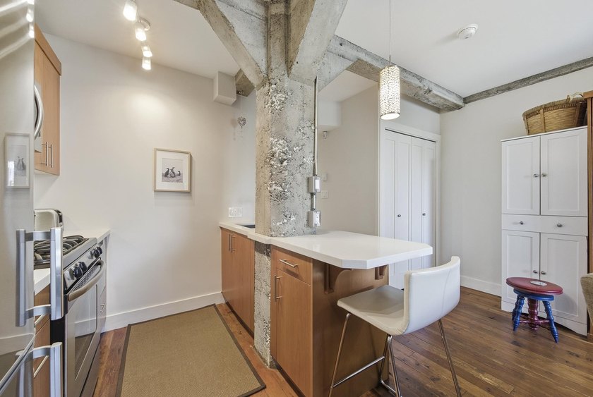 If you've been looking for a studio in Yaletown this is the one! - photo 11