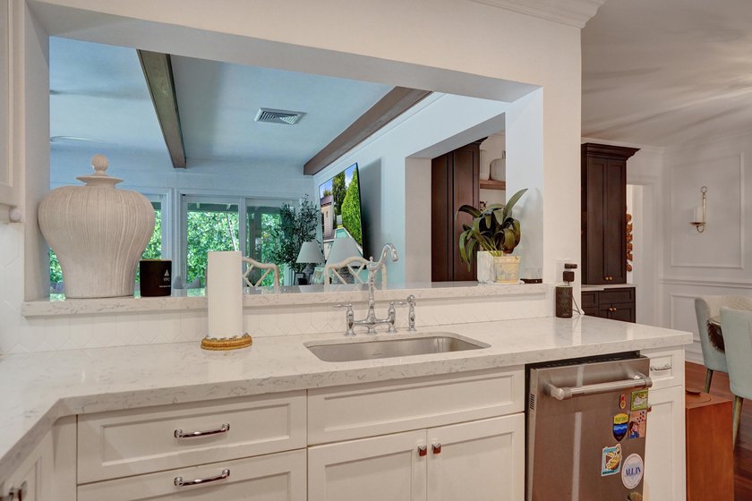 Nestled just moments from Coral Ridge Country Club, this - photo 12