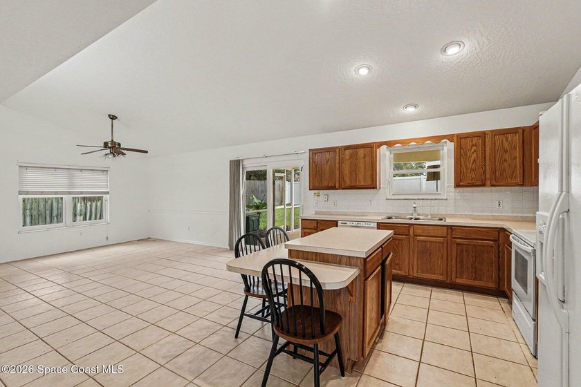 Make this 4 Bedroom Pool Home your DREAM HOME exactly how you - photo 15