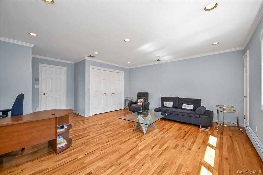 Experience refined living in this exquisitely crafted and - photo 19