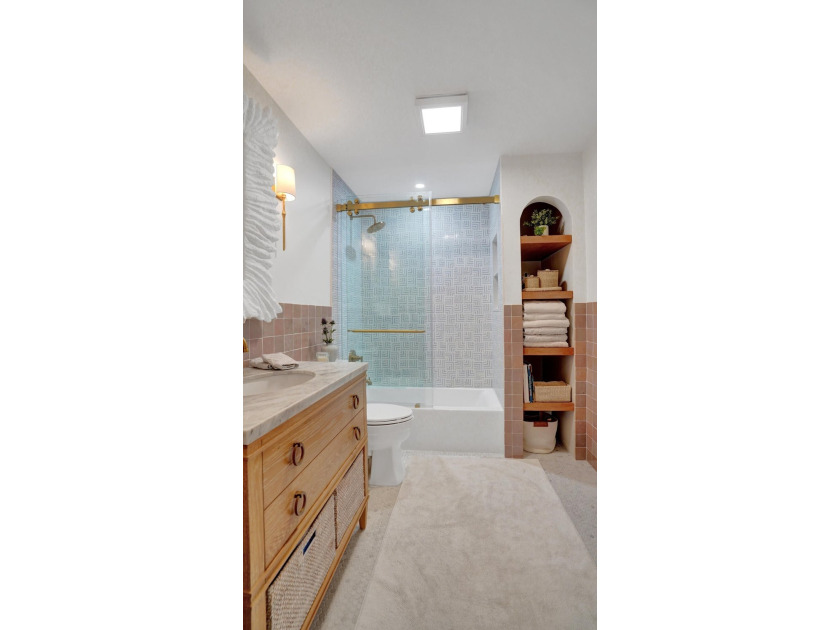 Nestled just moments from Coral Ridge Country Club, this - photo 20