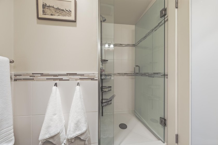 If you've been looking for a studio in Yaletown this is the one! - photo 22