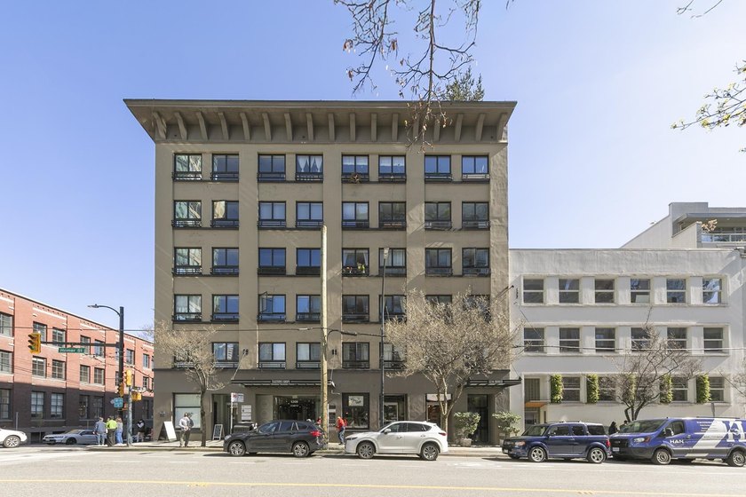 If you've been looking for a studio in Yaletown this is the one! - photo 27