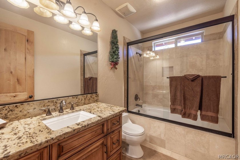 Set on over an acre in the highly sought-after Meadowbrook - photo 37