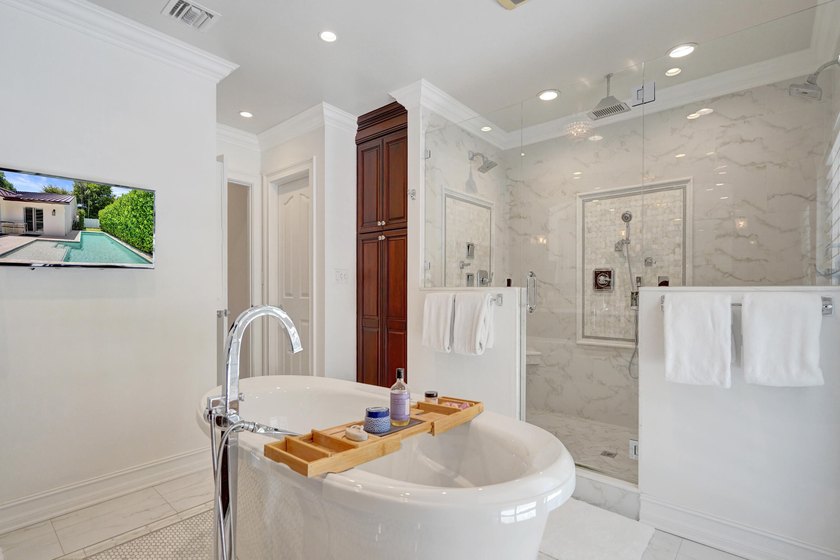Nestled just moments from Coral Ridge Country Club, this - photo 39