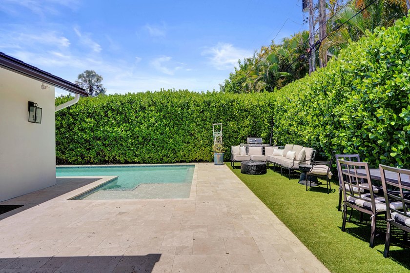 Nestled just moments from Coral Ridge Country Club, this - photo 42