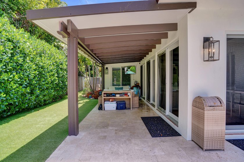 Nestled just moments from Coral Ridge Country Club, this - photo 46