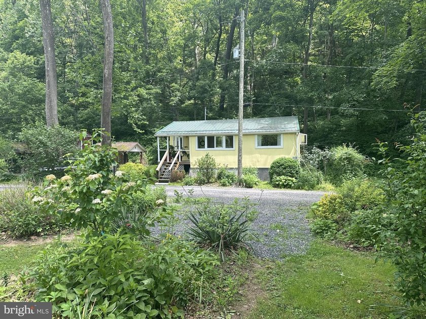 This peaceful Patterson Creek retreat offers the perfect escape - photo 8