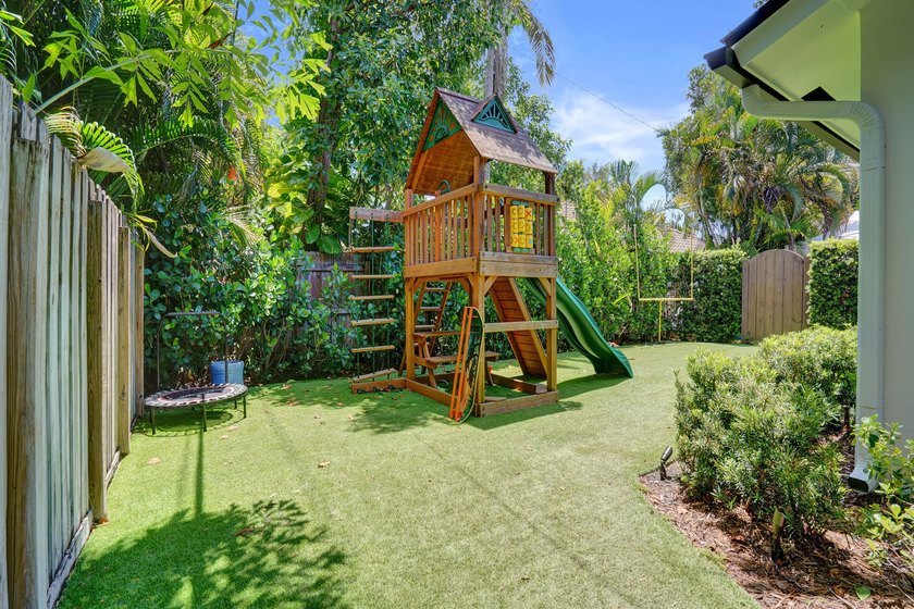 Nestled just moments from Coral Ridge Country Club, this - photo 48