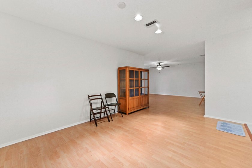 Step inside this beautiful 2-bedroom, 2-bathroom end-unit villa - photo 10
